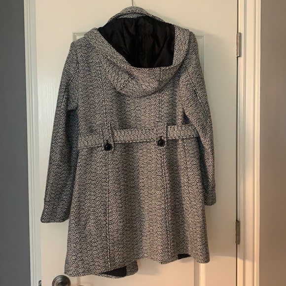 Liz Claiborne Outerwear - Picture 2 of 8